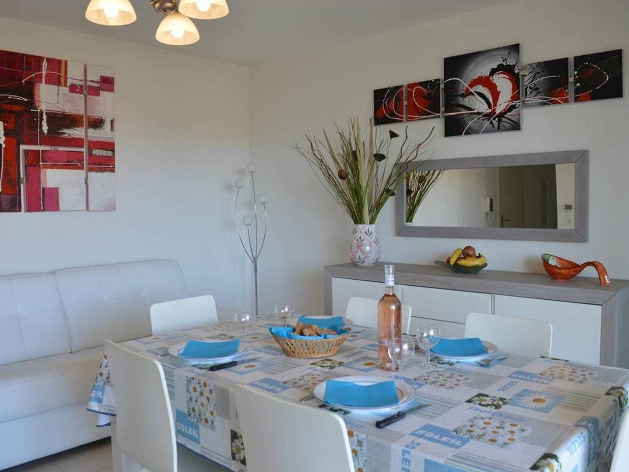 Foto 13 von 20: Geräumige 3-Zimmer-Wohnung mit Pool, Terrasse und Garage in Saint-Raphaël
