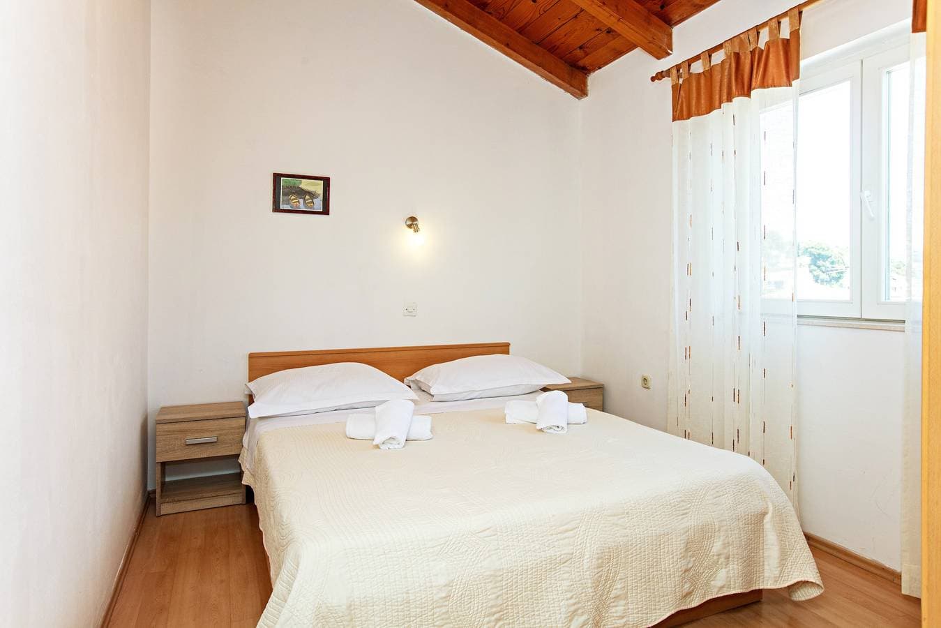 Foto 13 von 21: 1-Zimmer-Ferienwohnung mit Balkon und Meerblick Tisno (Murter) A-815-d