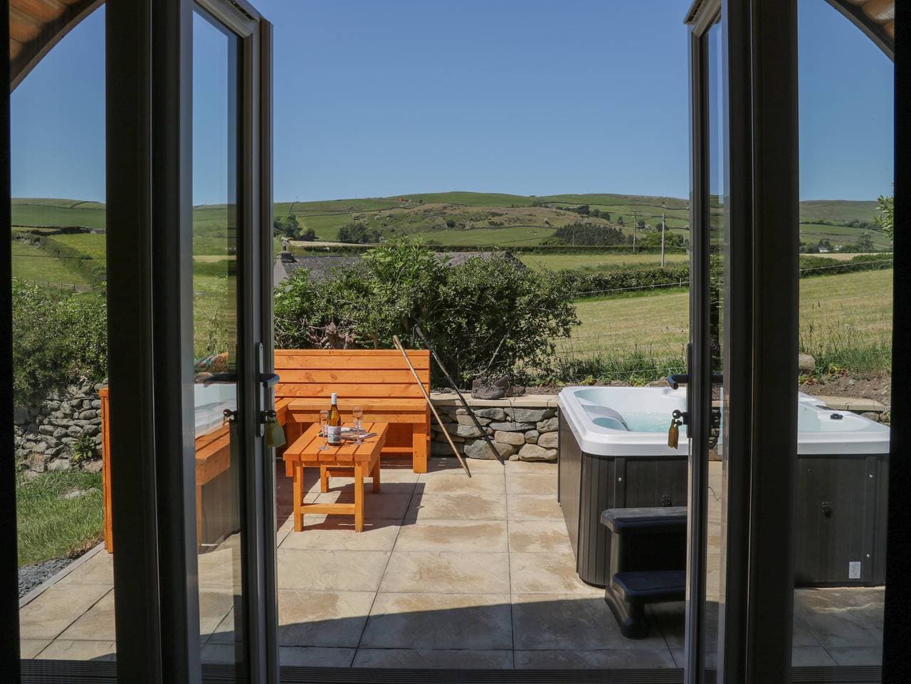 Foto 4 von 36: Hütte für 2 Personen mit Garten