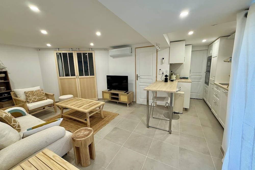 Foto 7 von 8: Bright, new, very well-equipped T2 apartment, quiet, dedicated parking space.