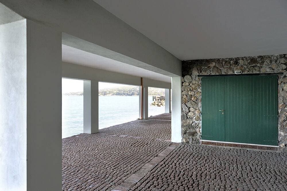 Foto 12 von 25: Die Villa befindet sich über dem Meer, direkter Zugang zum Meer mit einem herrlichen Blick gelegen