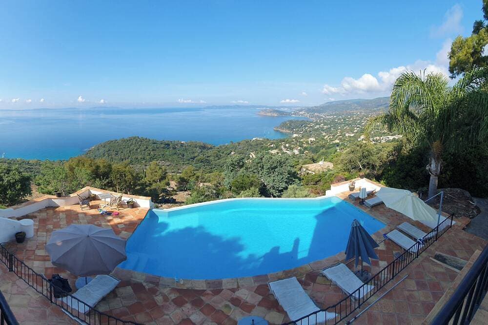 RayolCanadel Royal = 180 ° des wunderschönen türkisfarbenen Gulf StTropez, 1 km Strand. blan 1
