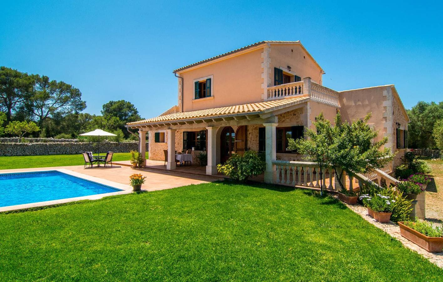 Foto 3 von 41: Modernes Apartment mit Terrasse, Pool und Grill - in der Nähe von Lloret de Vistalegre