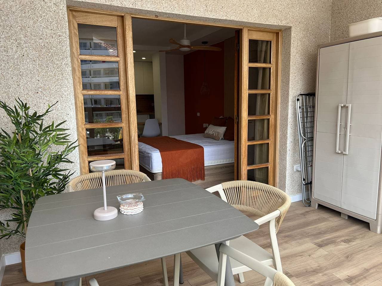 Foto 4 von 16: Andorra 5 - Studio with pool view