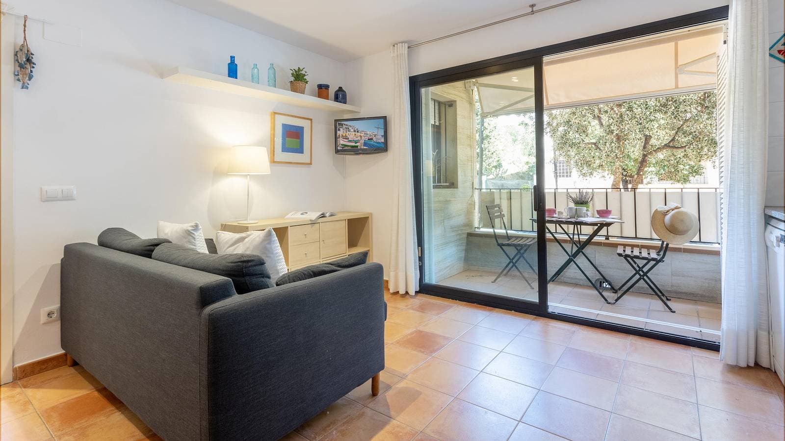 Foto 3 von 21: Canadell Baixos B 1ª - Apartment in Calella de Palafrugell - Costa Brava