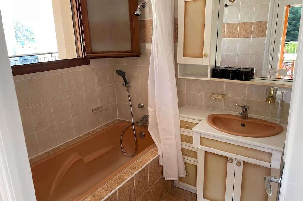 Foto 4 von 21: Penthouse for 2, top location, sea view, parking, elevator, air conditioning.