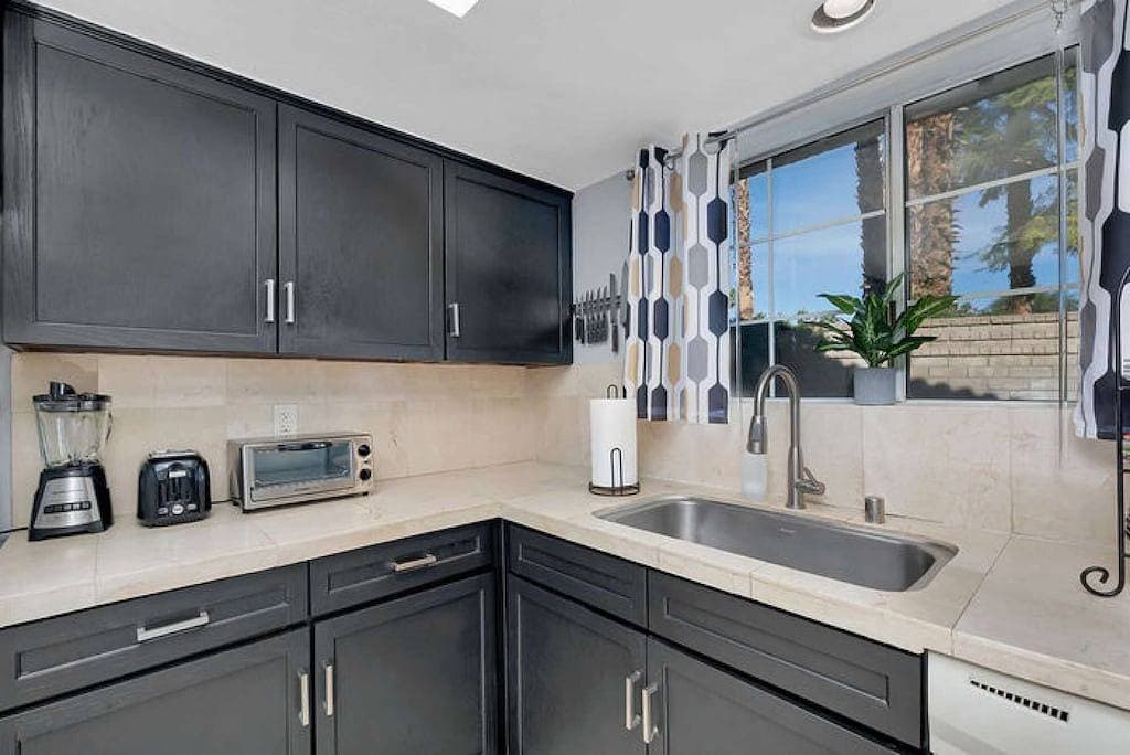 Foto 9 von 40: Diese 60 m² große Unterkunft mit 1 Schlafzimmer und 1 Bad befindet sich in Palm Springs.
