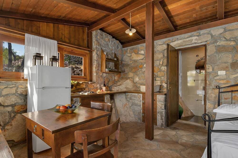 Foto 11 von 30: Haus in Općina Sućuraj mit Grill und Terrasse