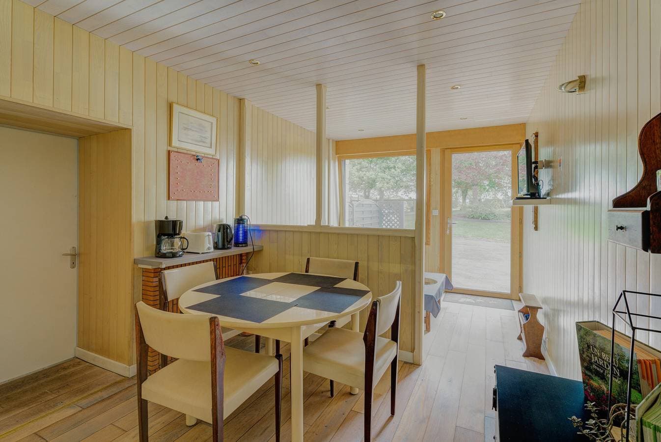 Foto 3 von 28: Ferienhaus 'La Maison De La Rebergère' mit gemeinsamer Terrasse, Garten und WLAN