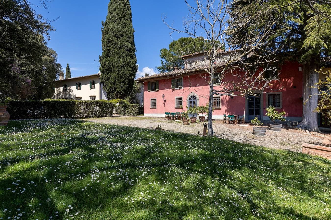 Foto 11 von 25: Villa 'La Limonaia' mit gemeinschaftlich genutztem Pool, privater Terrasse und WLAN