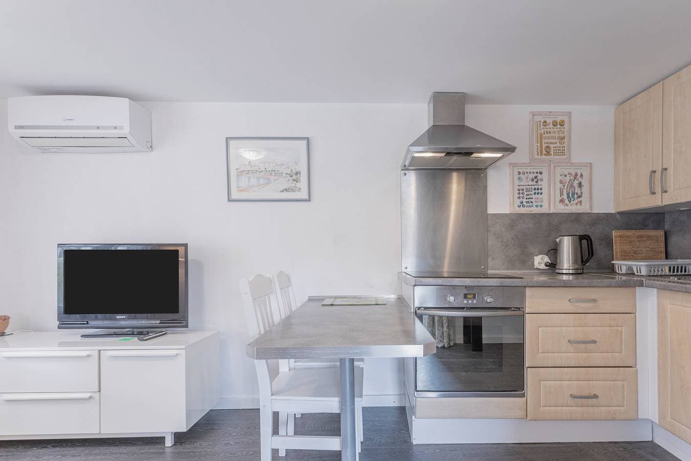 Foto 11 von 26: Mobilheim 'Joli' mit privater Terrasse, WLAN und Klimaanlage