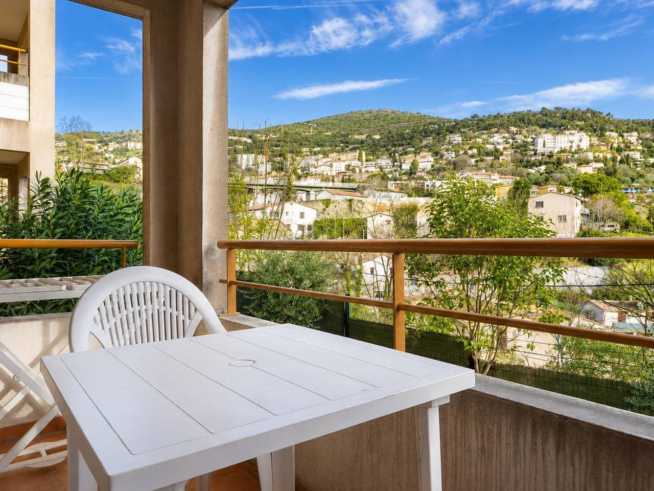 Reizende Ferienwohnung mit Pool und Balkon, in der Nähe der Sehenswürdigkeiten von Grasse 1