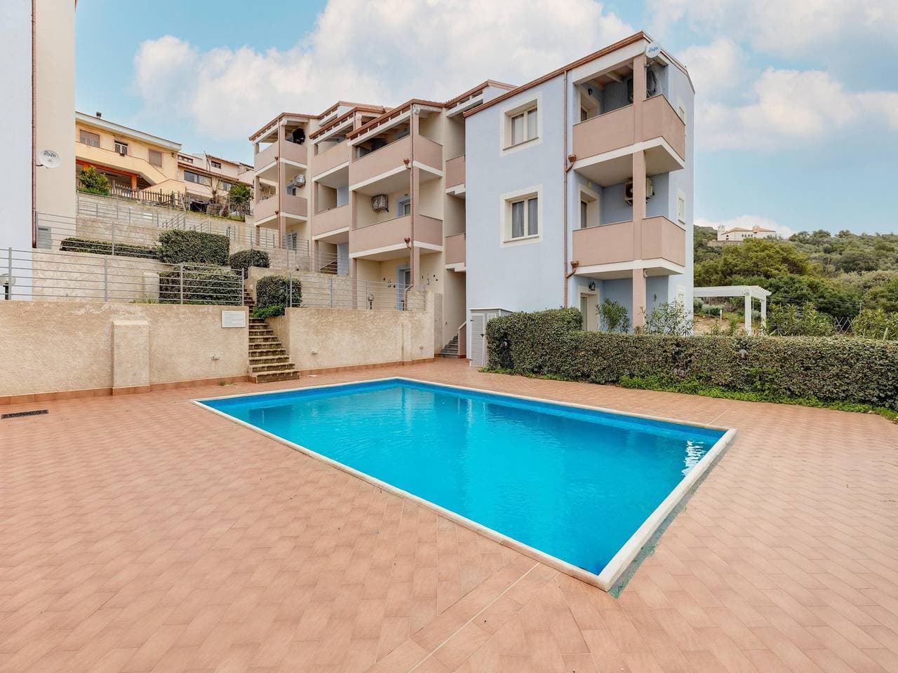 Privater Swimmingpool und privater Garten 1