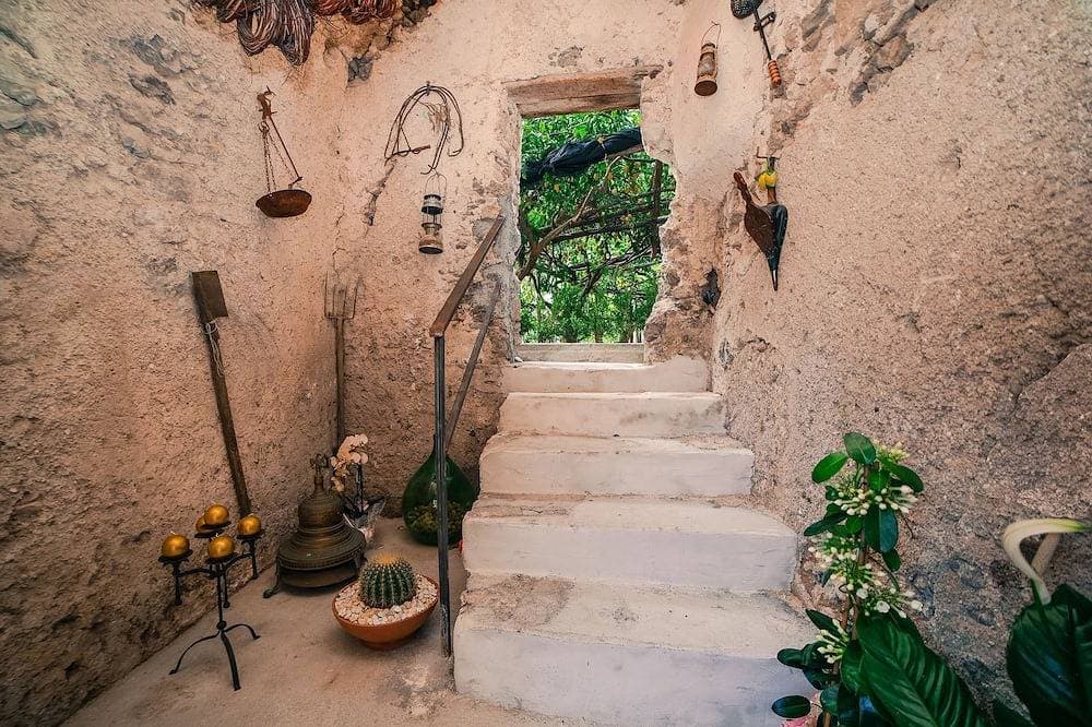 Foto 10 von 12: Poggio Angelarosa: double room in lemon garden on the hills of the Amalfi Coast