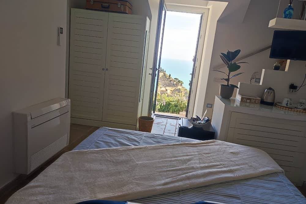 Foto 2 von 18: Romantic room facing the sea, relaxation is well-being on the Amalfi Coast.