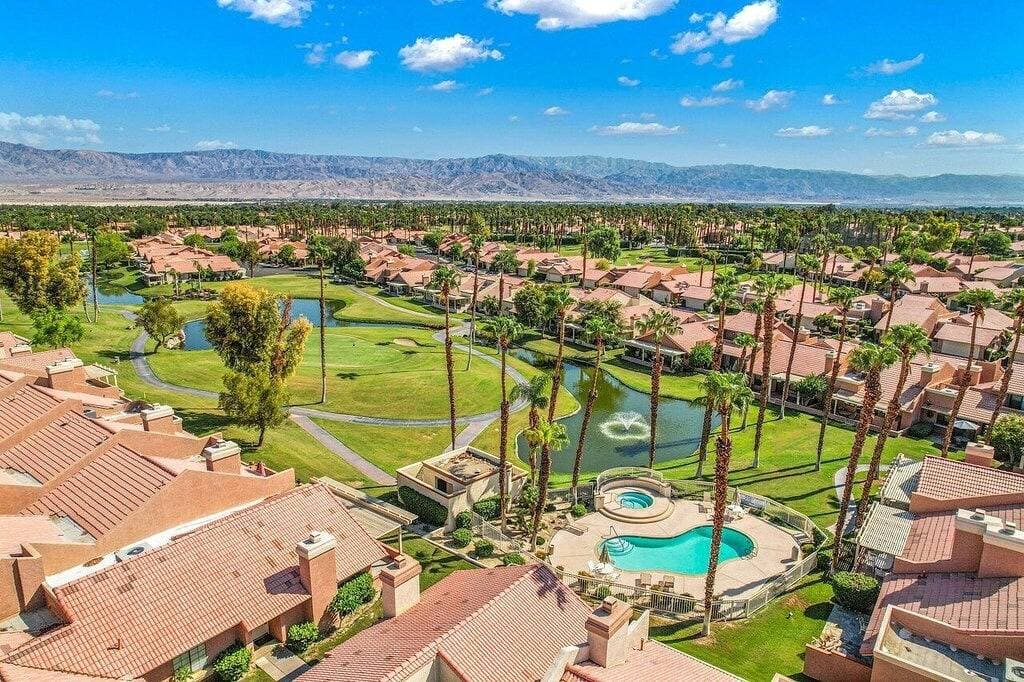 Foto 13 von 15: Beautiful condo at the Oasis Palm Desert. Golf and community pool