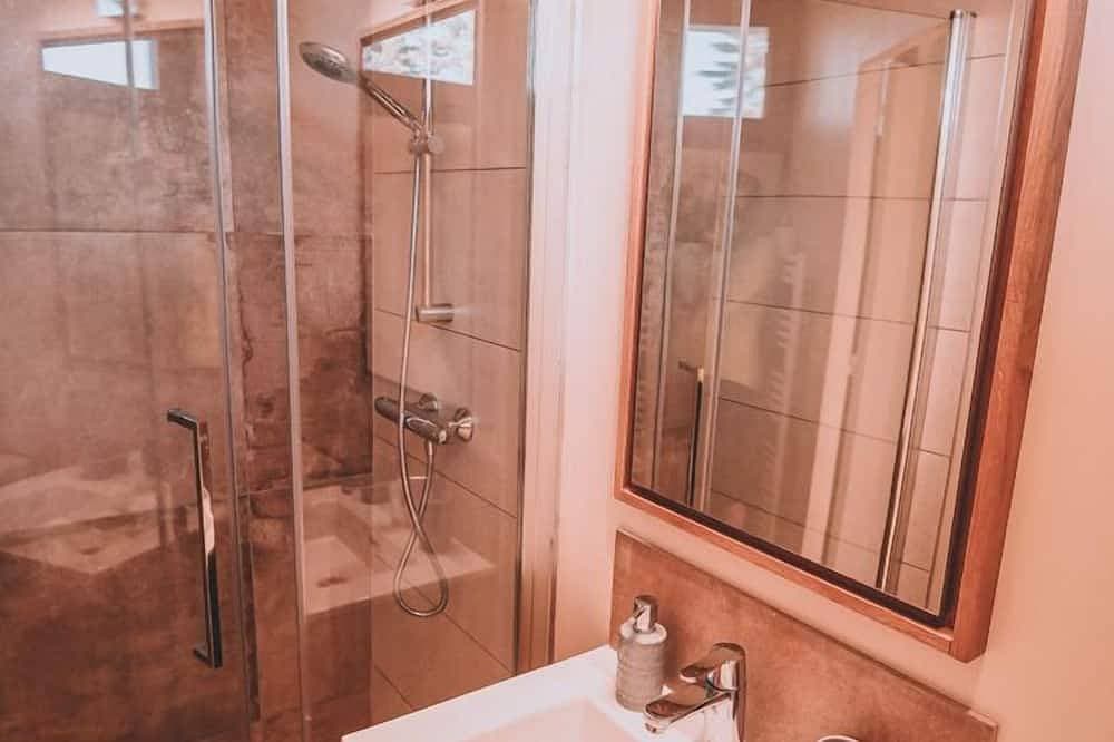 Foto 8 von 16: Gîte-Modern-Ensuite mit Bad-Terrasse-4 étoiles