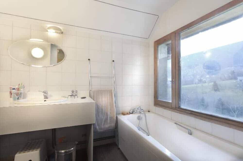 Foto 6 von 15: Großes Haus in der Mitte der Berge in der Nähe der 7 laux renoviert