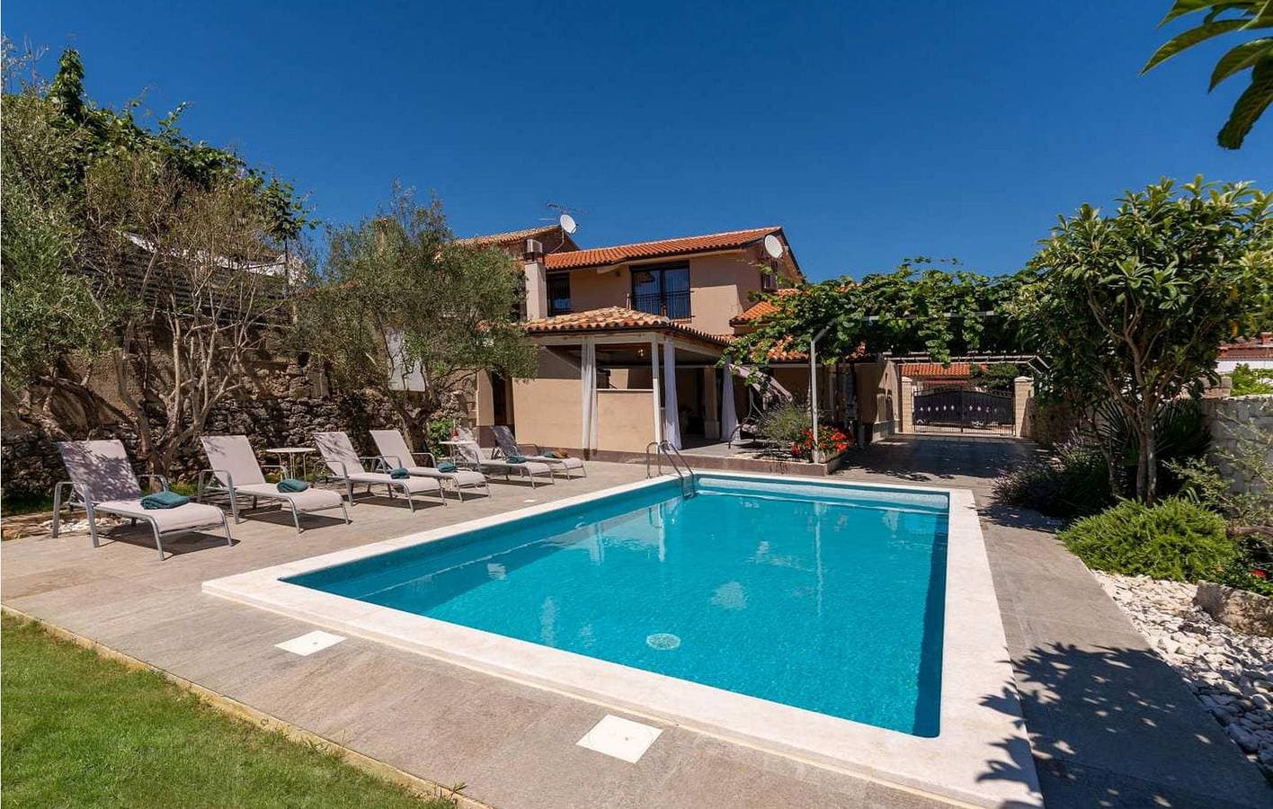 Foto 4 von 44: Charmantes Apartment mit Pool und Terrasse, nur wenige Schritte von den Sehenswürdigkeiten von Visnjan entfernt