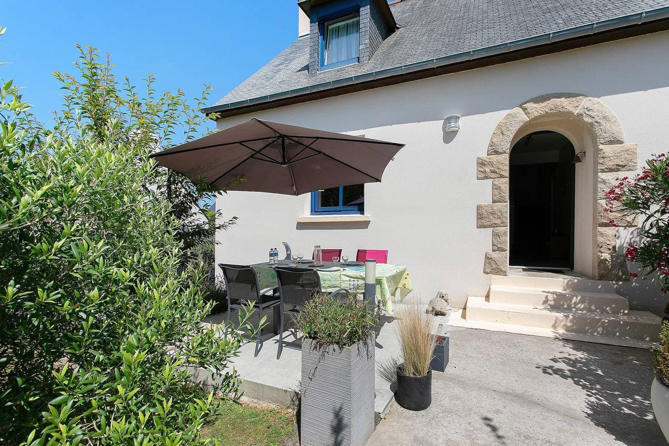 Foto 3 von 41: Ferienhaus „La Pépinière“ mit privater Terrasse, Garten und WLAN