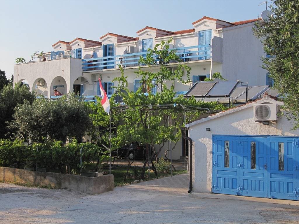 Studioapartment in Sućuraj mit Meerblick, Balkon, Klimaanlage, W-Lan (3560-3) 1