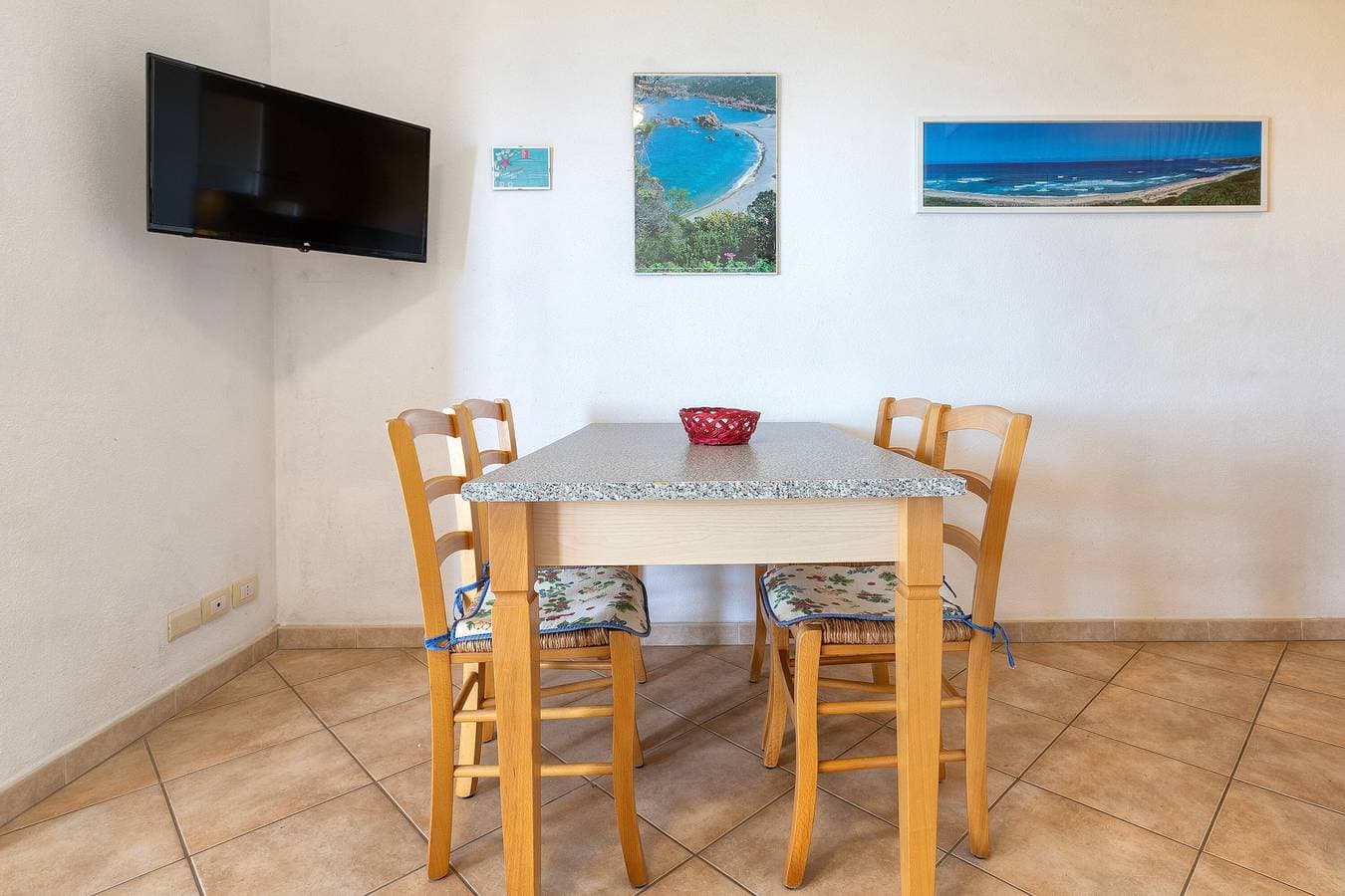 Foto 6 von 37: Ferienwohnung 'Sea View Isola Rossa Apartment' mit Meerblick, WLAN und Klimaanlage