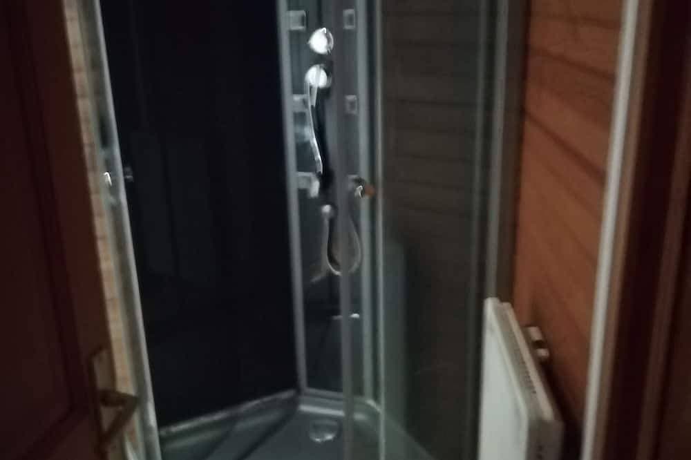 Foto 4 von 29: Chalet am Rande eines Teiches in einem Ort, wo die Natur erhalten ist. Angeln, Kanus