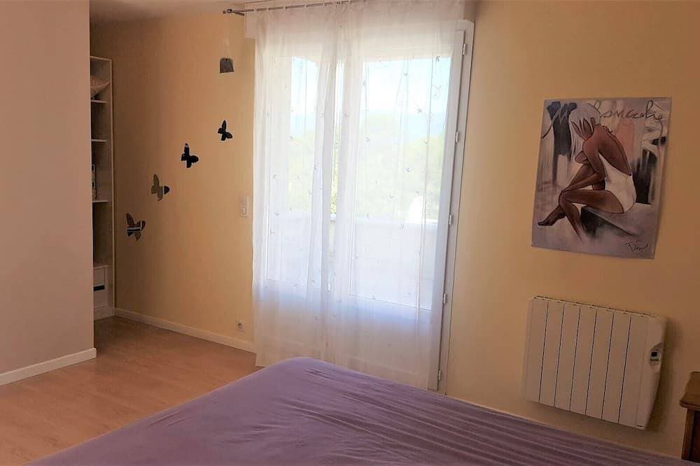 Foto 3 von 24: Villa 8 Personen, Schwimmbad. Klare Sicht. Strände 15 Minuten entfernt, ruhig.