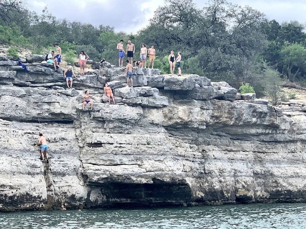 Foto 6 von 28: 180 degree Lake View From Private Villa on the  Island on Lake Travis!