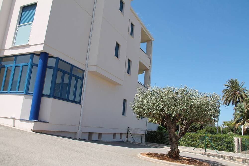 Foto 11 von 24: Neue Luxuswohnung in erster Strandlinie mit Meer- und Bergblick und Wi-Fi