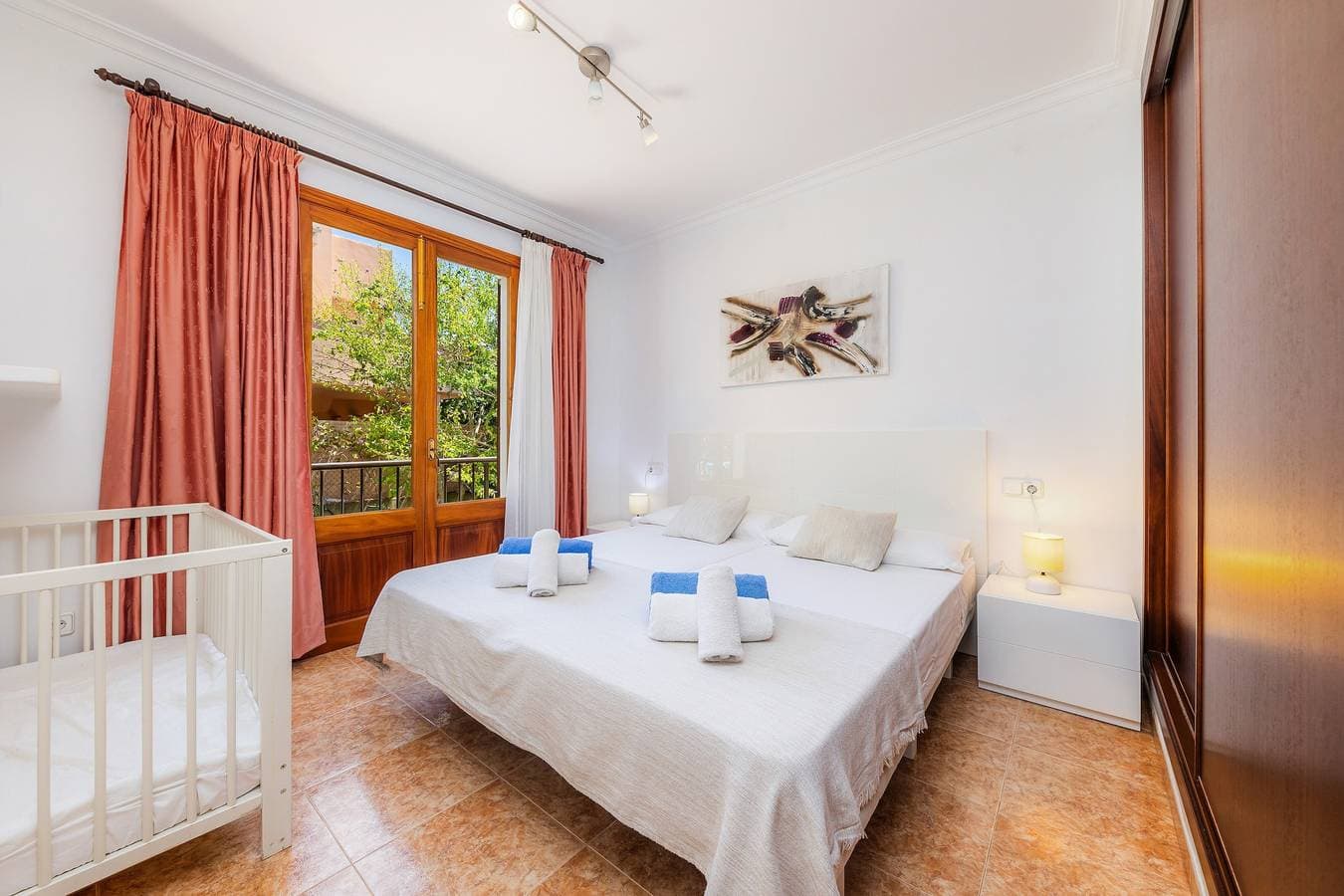 Foto 12 von 27: Ferienhaus 'Pomeres Nou' mit privatem Pool, WLAN und Klimaanlage