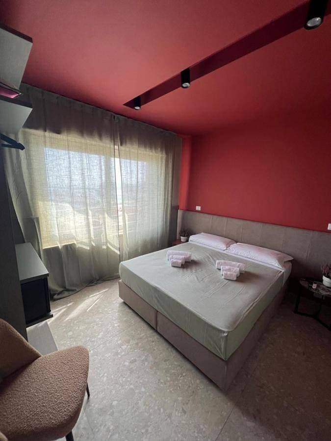 Foto 3 von 46: Deluxe Double Room with Side Sea View