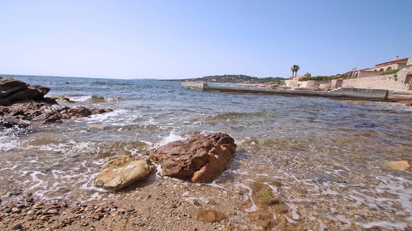 Foto 13 von 14: Le Bateau - 4 Personen - Füße im Wasser - Strand - Klimaanlage - WiFi - Sainte Maxime