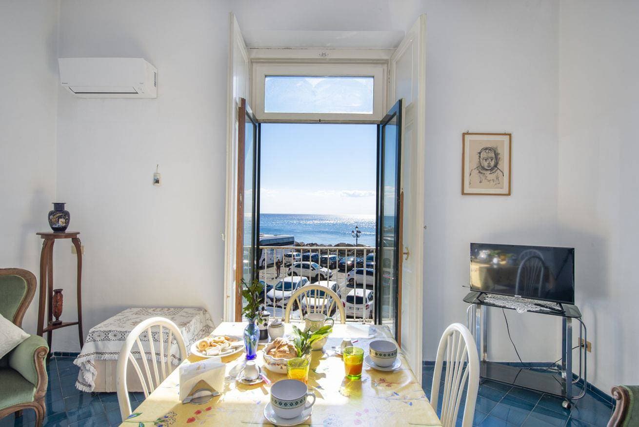 Foto 9 von 33: Ferienwohnung für 2 Personen mit Meerblick