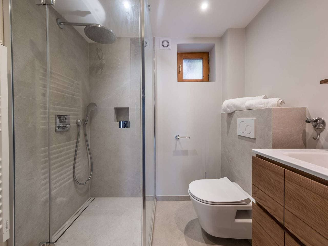 Foto 10 von 14: Stilvolles 50m² Apartment - Courchevel 1850 - 4 Personen - Schöne Aussicht - Gemütlicher Kamin