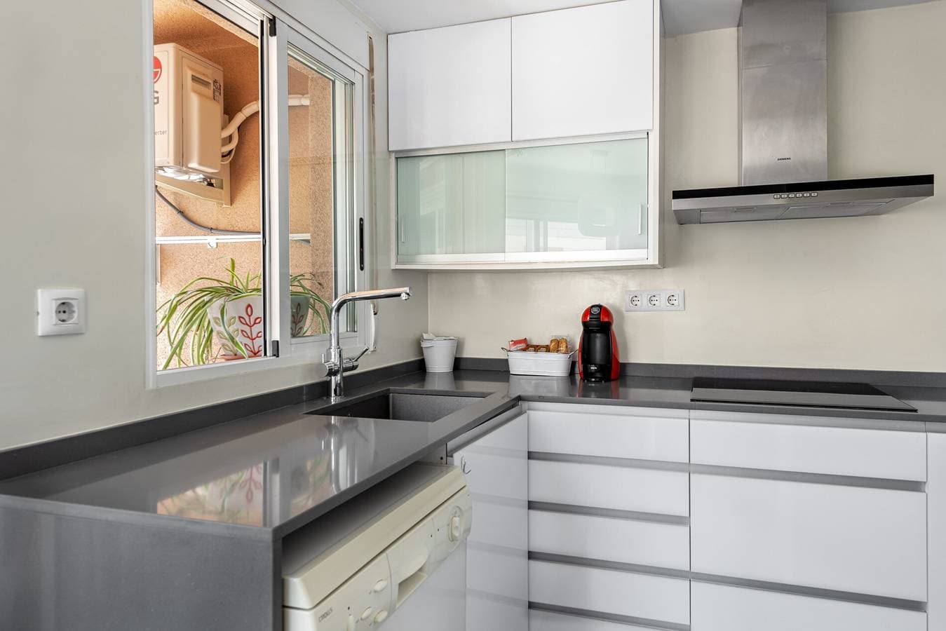 Foto 9 von 27: Ferienwohnung 'Amplio Canet' mit Gemeinschaftspool, WLAN und Klimaanlage