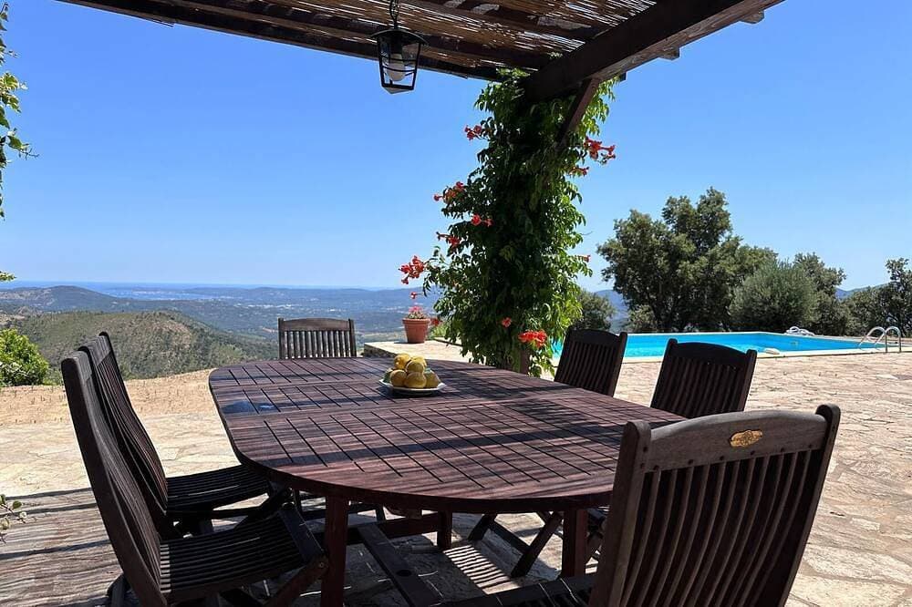 Foto 11 von 13: 3 bedroom house with pool and stunning views over the Gulf of St Tropez, Var