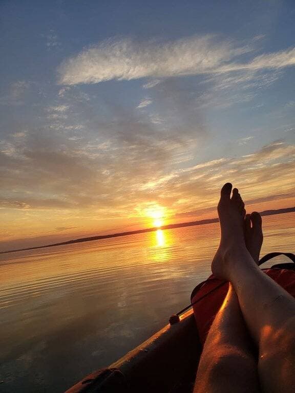 Beautiful Sunrises and Lakefront Views! 1