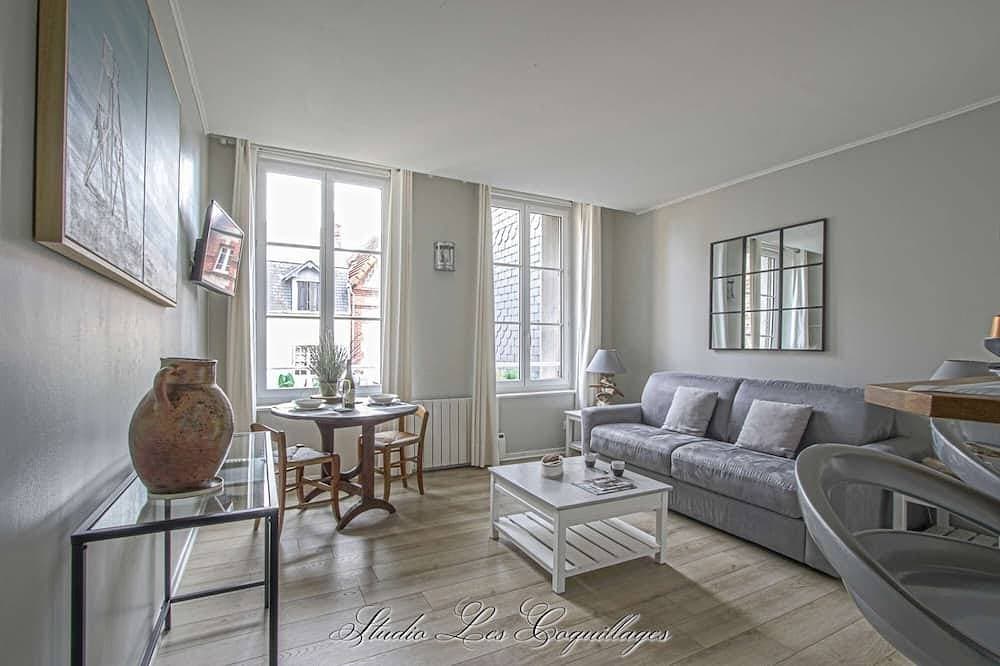 Foto 3 von 12: Romantic and comfy studio at the heart of Old Honfleur - Studio Les Coquillages ♥♥♥♥