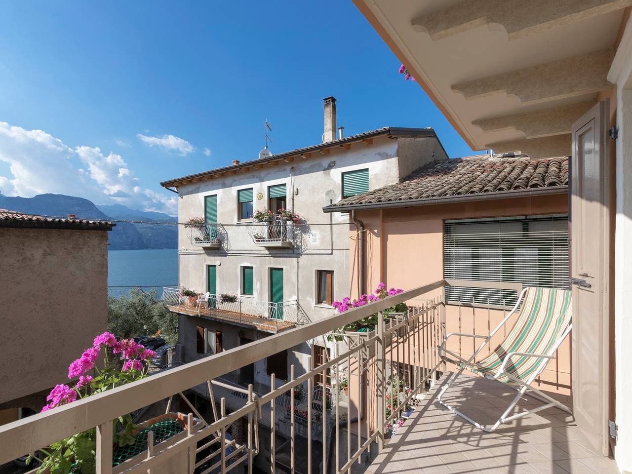 Foto 3 von 32: Direkt am Gardasee – Apartment Corte Faliva
