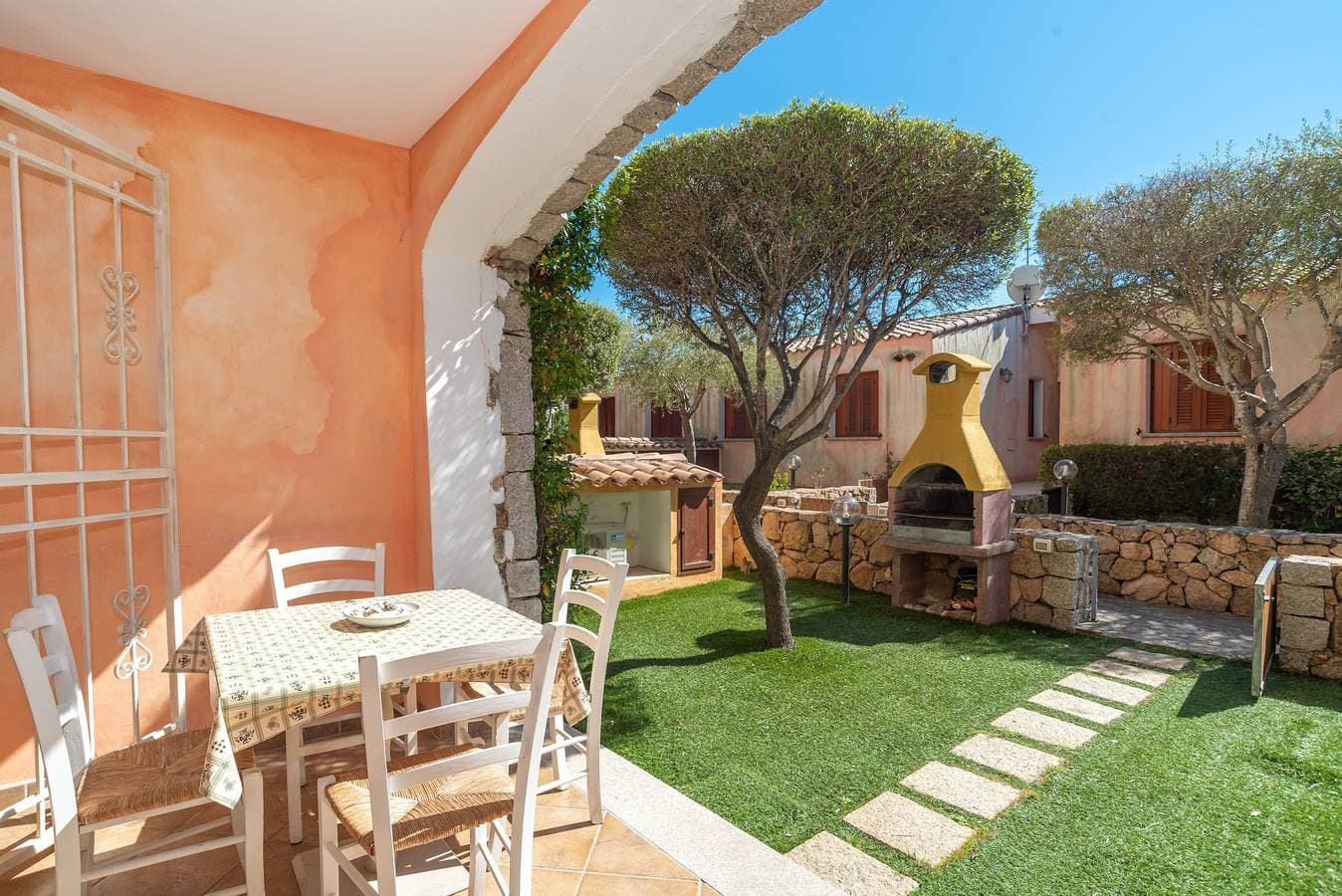 Foto 5 von 25: Ferienhaus "Sole Mare" in Strandnähe mit A/C, Garten & Terrasse