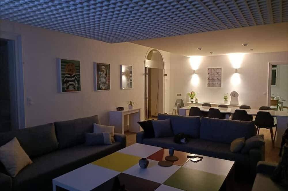 Foto 8 von 15: 220m2 house with indoor pool heated to 28C