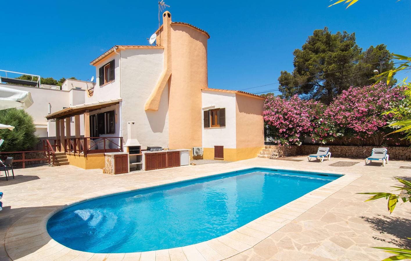 Foto 11 von 37: Meerblick-Apartment mit Pool, Terrasse & AC - Cala Pi 800m