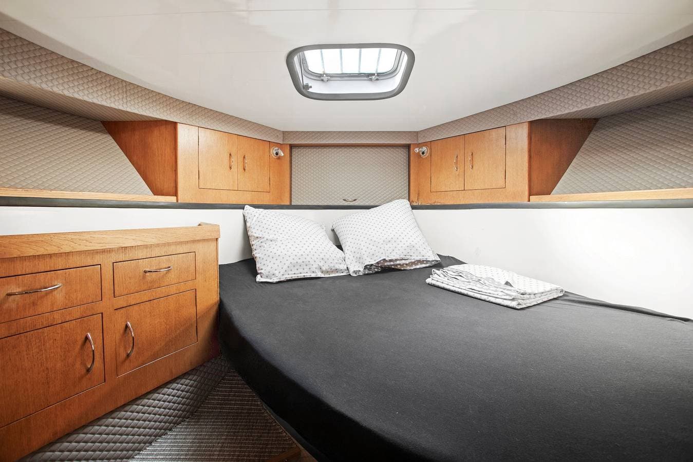 Foto 12 von 24: Boot 'Port De Saint-Raphaël' mit Meerblick und privater Terrasse