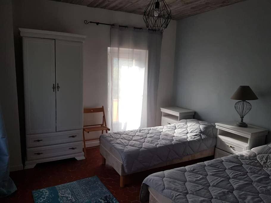 Foto 11 von 33: Three-Bedroom House