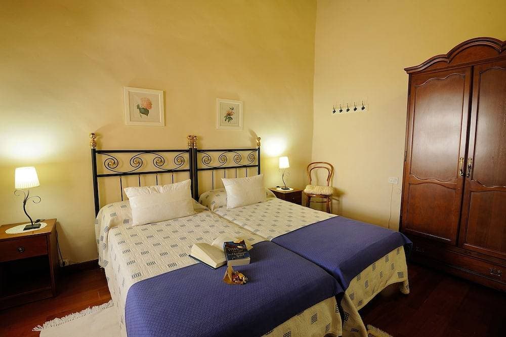 Foto 3 von 30: Villa I Schlafzimmer mit beheiztem Pool und privatem Grill