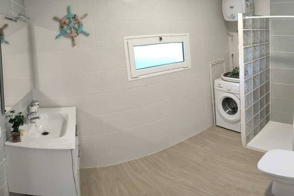 Foto 2 von 14: \"Casita de Arrieta\" Close to everything and steps from the sea!
