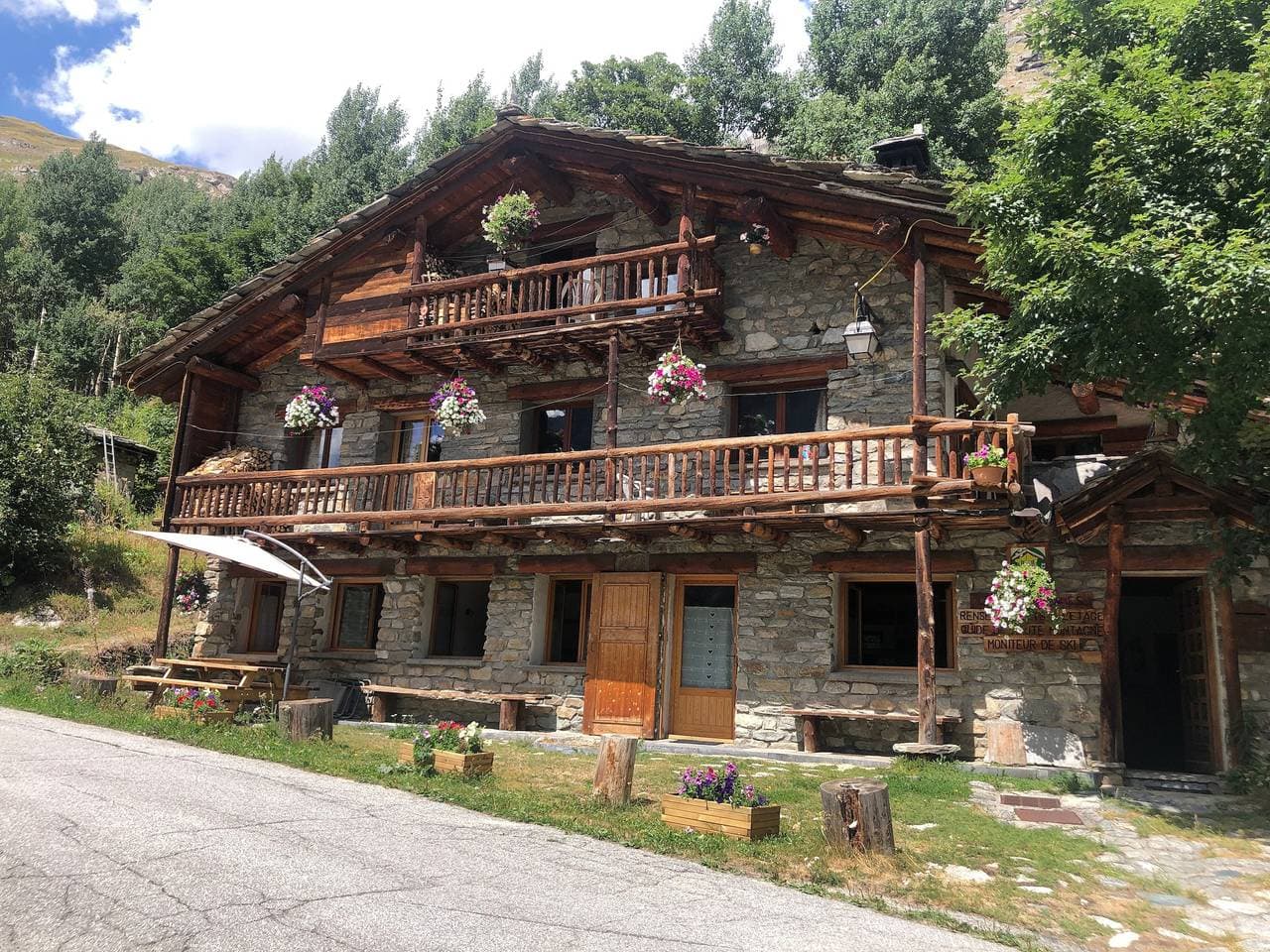 Foto 13 von 15: Chalet „Les Pervenches“: Bergblick, private Terrasse und WLAN