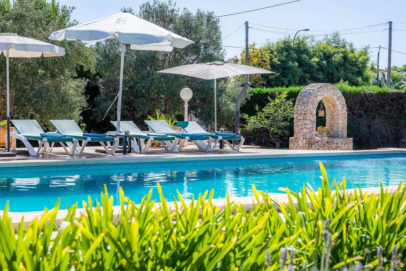 Foto 5 von 37: Rustikales Ferienhaus Es Fasser mit Pool, Garten, Terrassen & WLAN; Parkplätze und Garage vorhanden