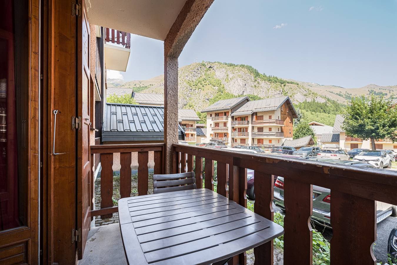 Foto 2 von 21: Ferienwohnung 'Joli Appt 2 Centre Village Valloire' mit Bergblick, Balkon und WLAN